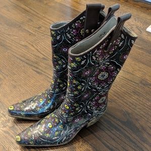 Rain boots, pointed toe, size 7